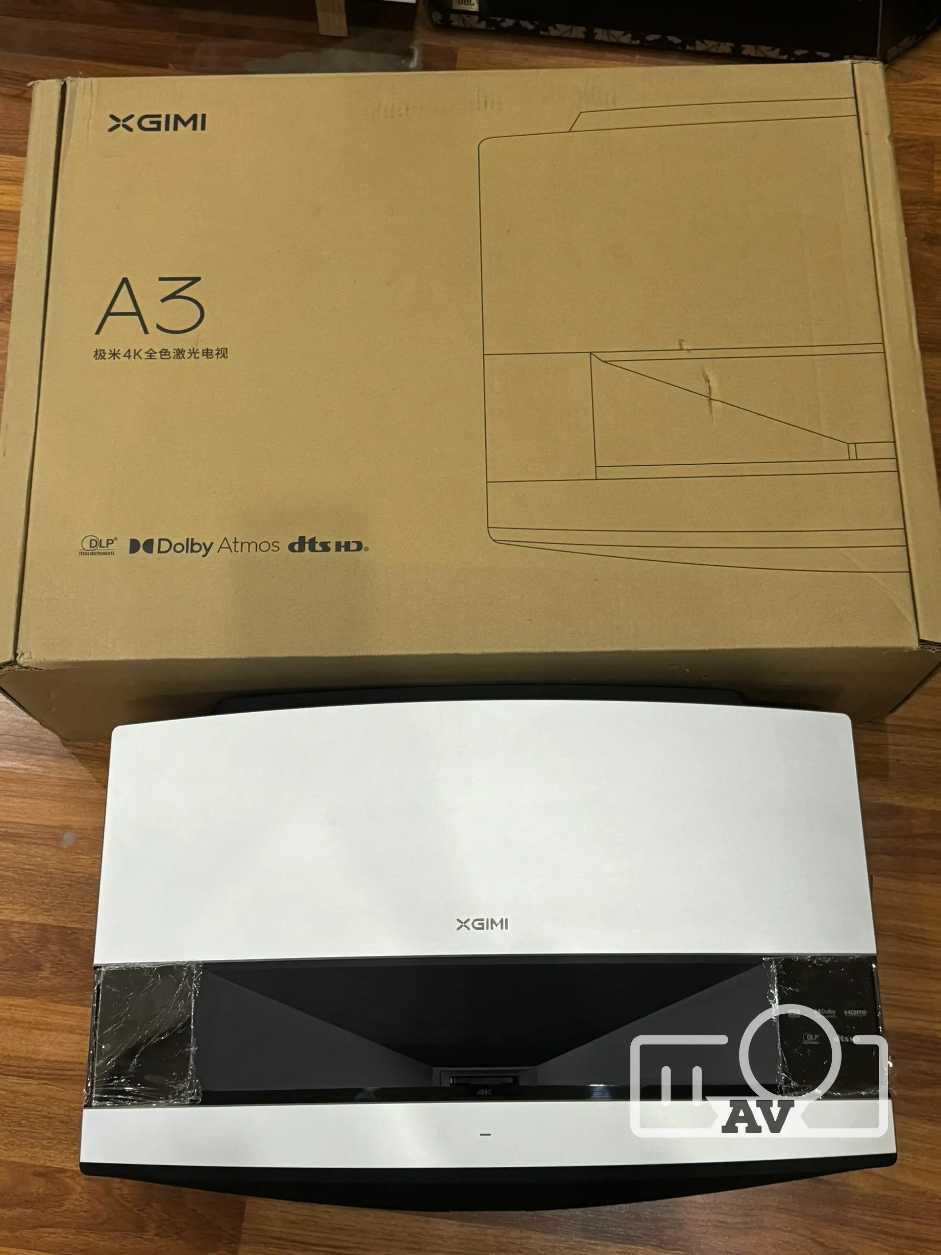 XGIMI A3 4K, 3500 ANSI lumens, Loa 60w, độ trễ thấp 240HZ