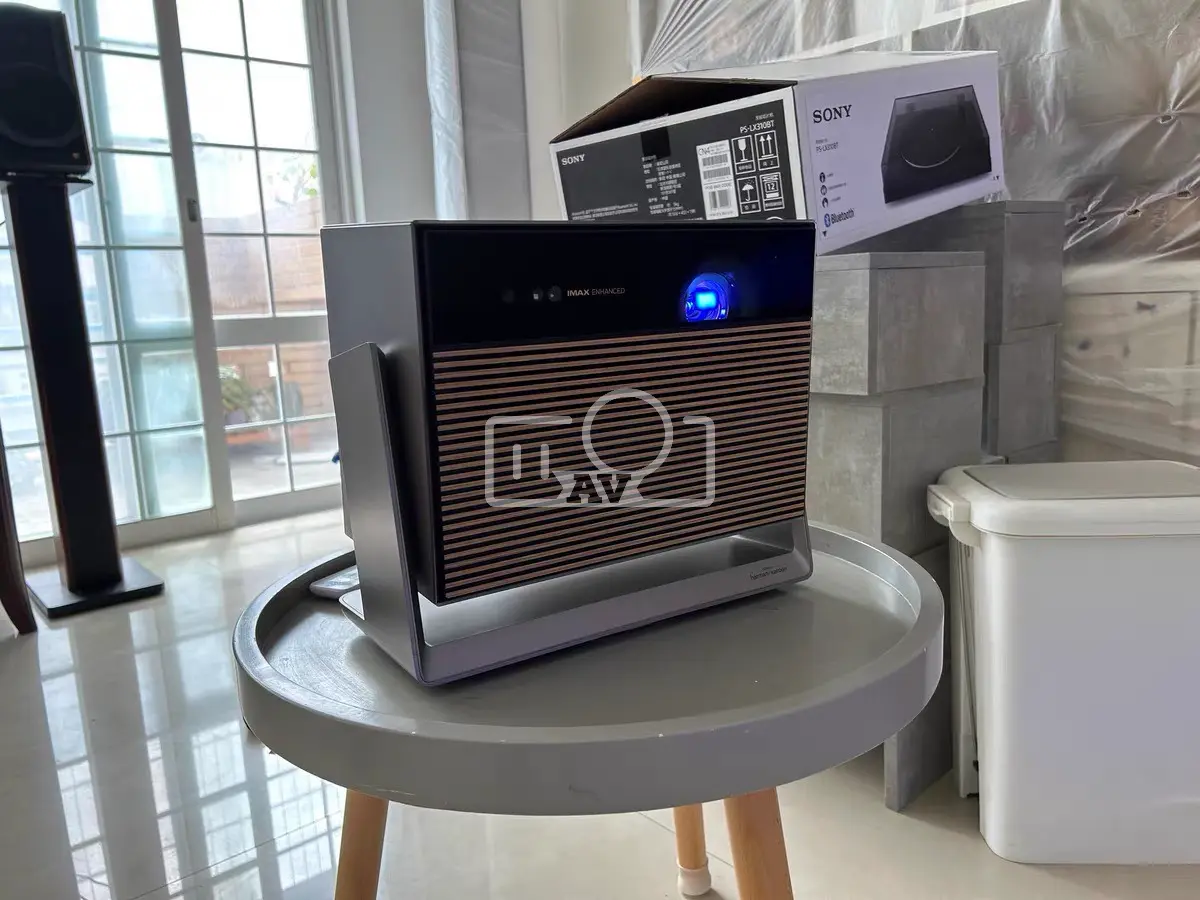 XGIMI RS 10 Ultra Triple Laser 4K 5300Ansi