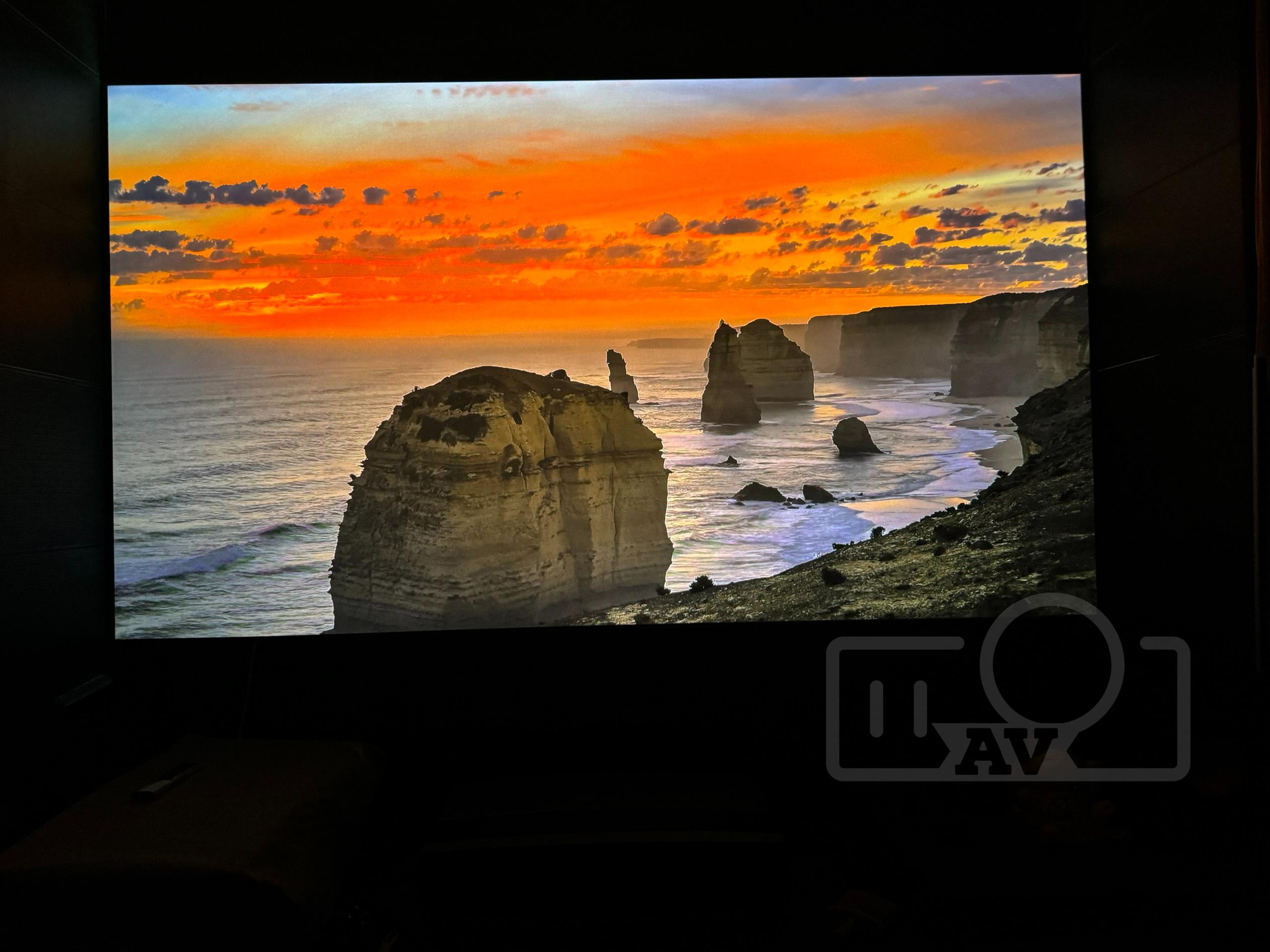 XGIMI A3 4K, 3500 ANSI lumens, Loa 60w, độ trễ thấp 240HZ