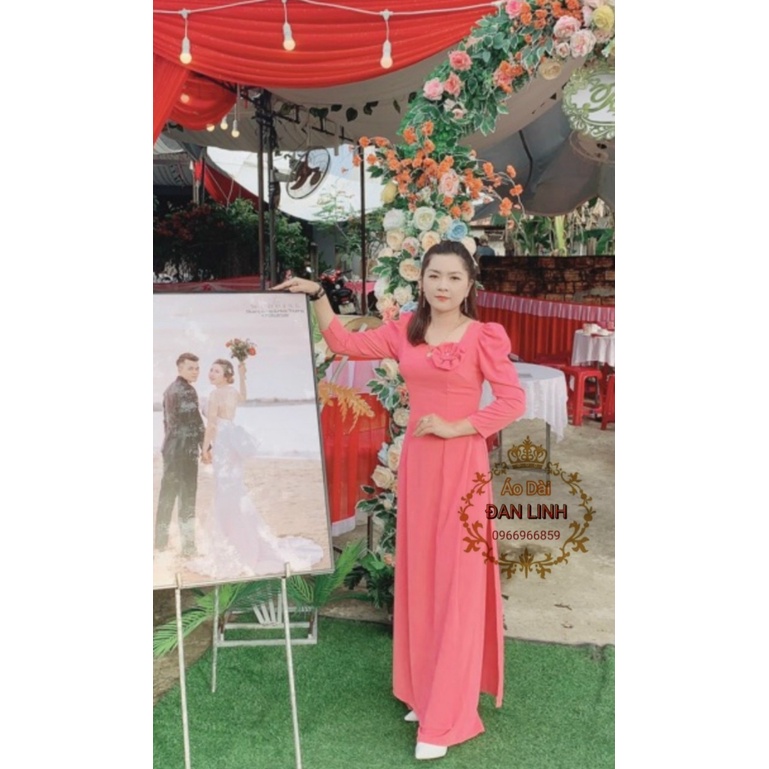 Áo dài màu hồng đà lạt cổ vuông có đính hoa xinh trên ngực - Áo Dài Đan Linh