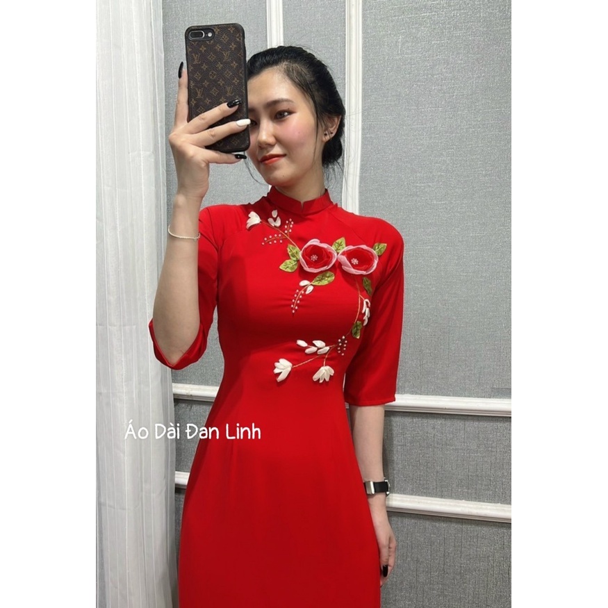 Áo dài đỏ đính hoa ruy băng, vải lụa mềm mịn có giãn - Áo Dài Đan Linh