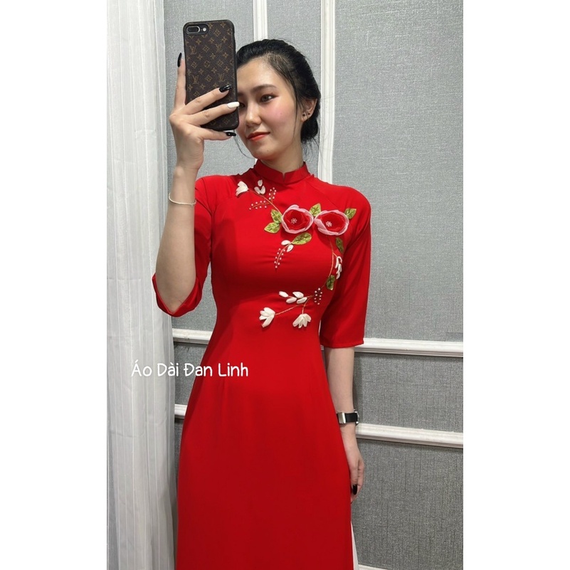 Áo dài đỏ đính hoa ruy băng, vải lụa mềm mịn có giãn - Áo Dài Đan Linh