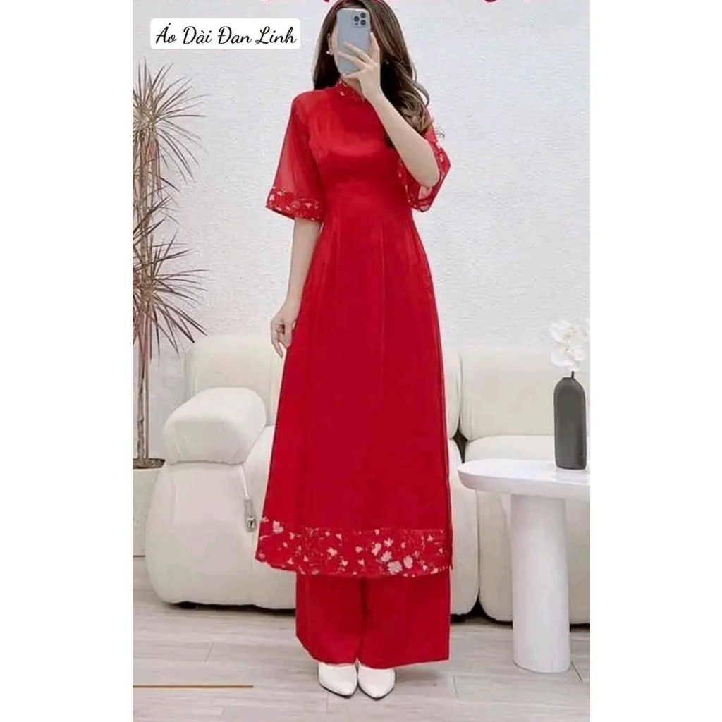 Mẫu áo màu đỏ may cách điệu tay von - Áo Dài Đan Linh