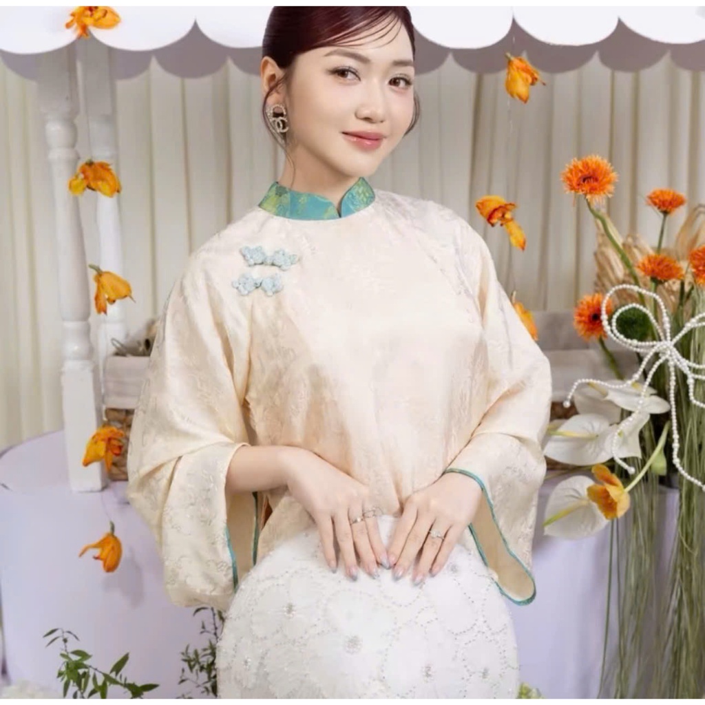 Áo dài suông 4 tà màu trắng phối cổ trẻ trung sang trọng vải lụa tằm cao cấp - Áo Dài Linh Đan