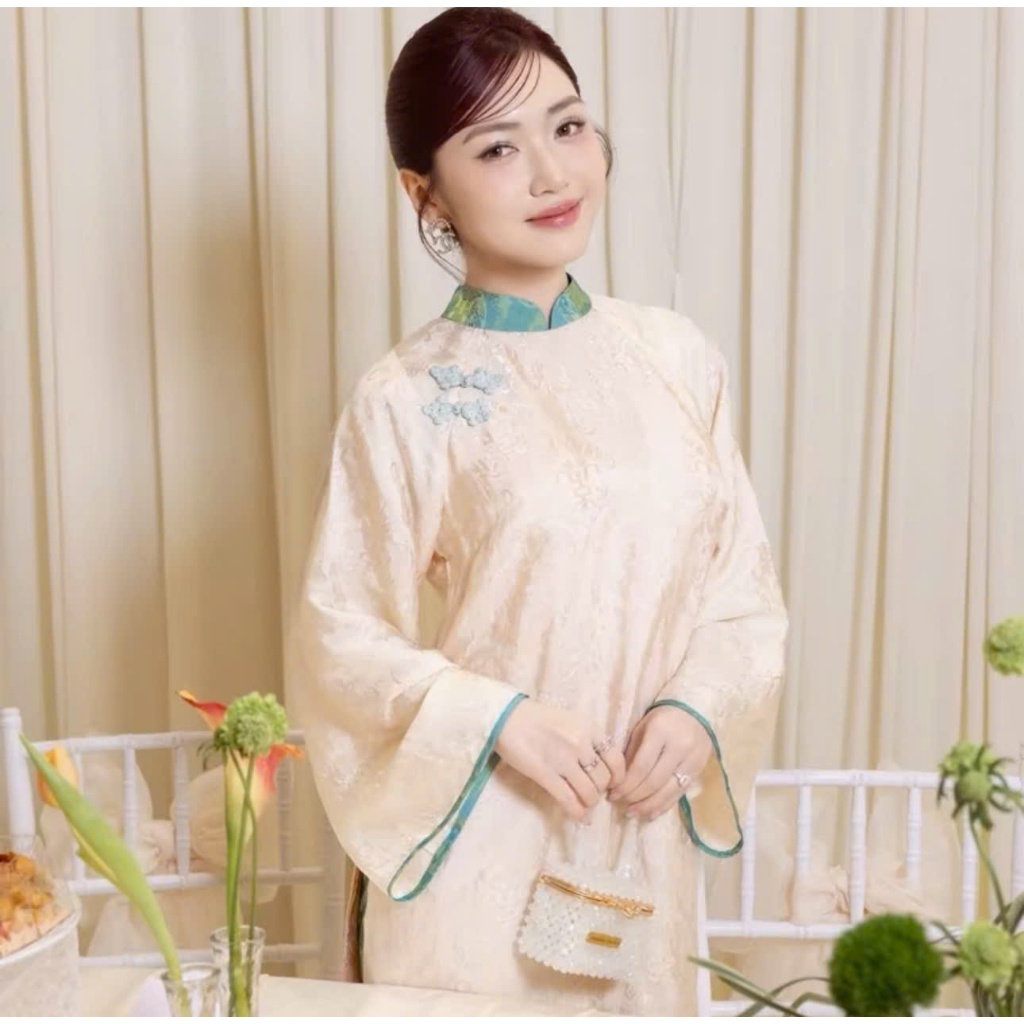Áo dài suông 4 tà màu trắng phối cổ trẻ trung sang trọng vải lụa tằm cao cấp - Áo Dài Linh Đan