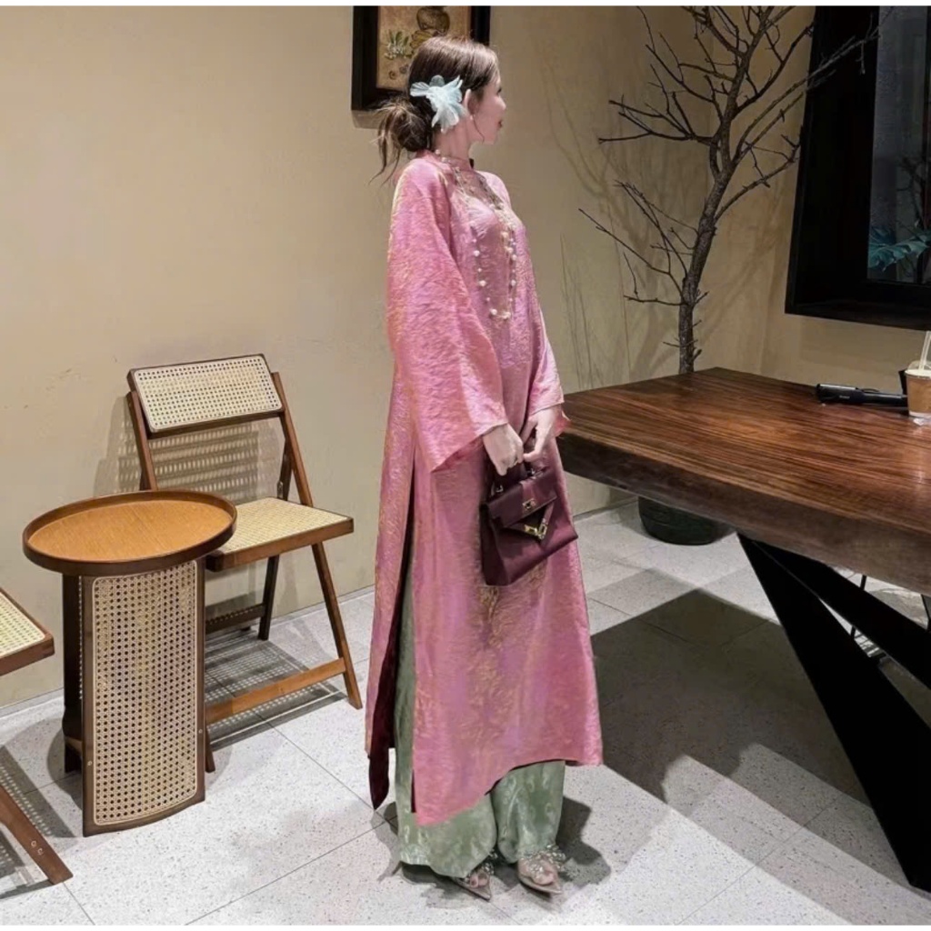Áo dài suông 4 tà màu hồng trẻ trung, sang trọng vải lụa tằm nha xá cao cấp - Áo Dài Linh Đan
