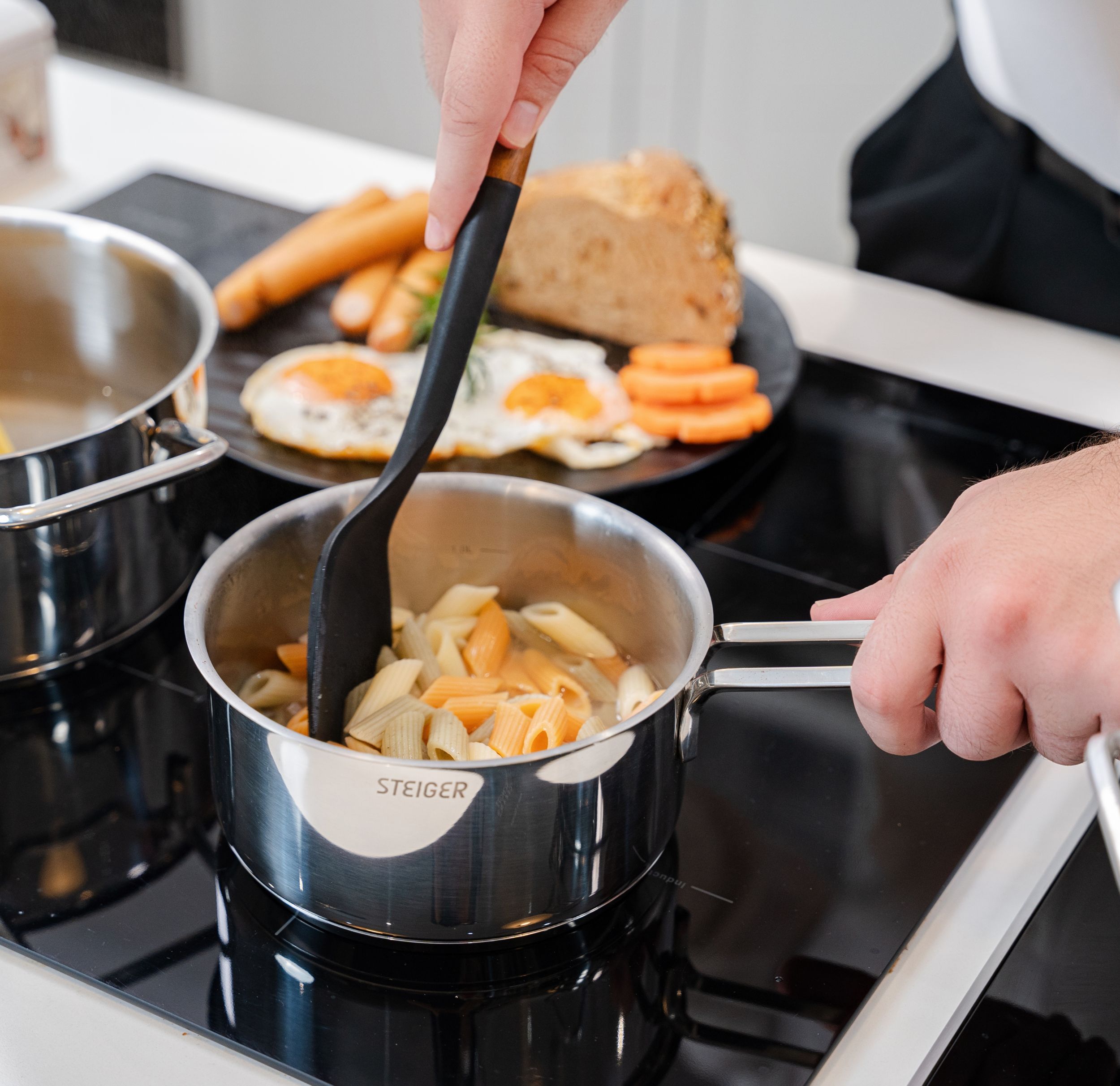 Sản phẩm test bộ Nồi Steiger Element Set 5 Món Đáy Liền