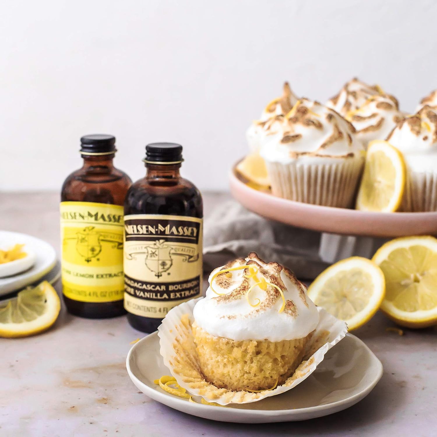 Hương chanh chiết xuất cao cấp Nielsen Massey nấu ăn làm bánh - 531ml