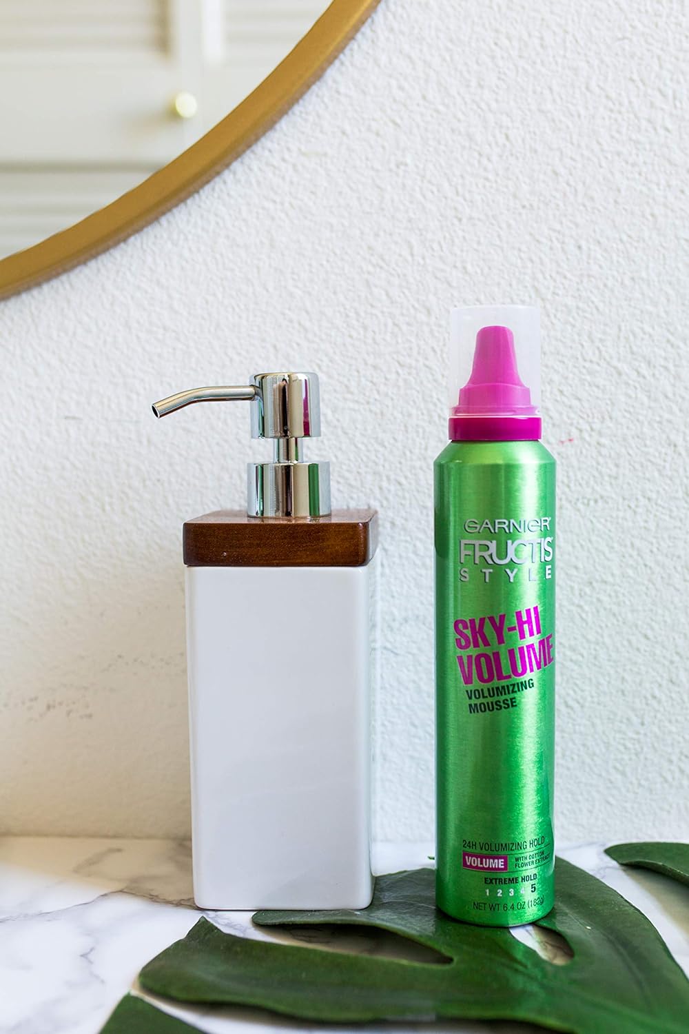 Bọt mousse Garnier Fructis Style tạo phồng giữ nếp - 182gram