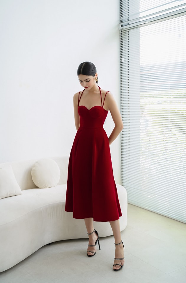 Đầm cúp nhung 2 dây