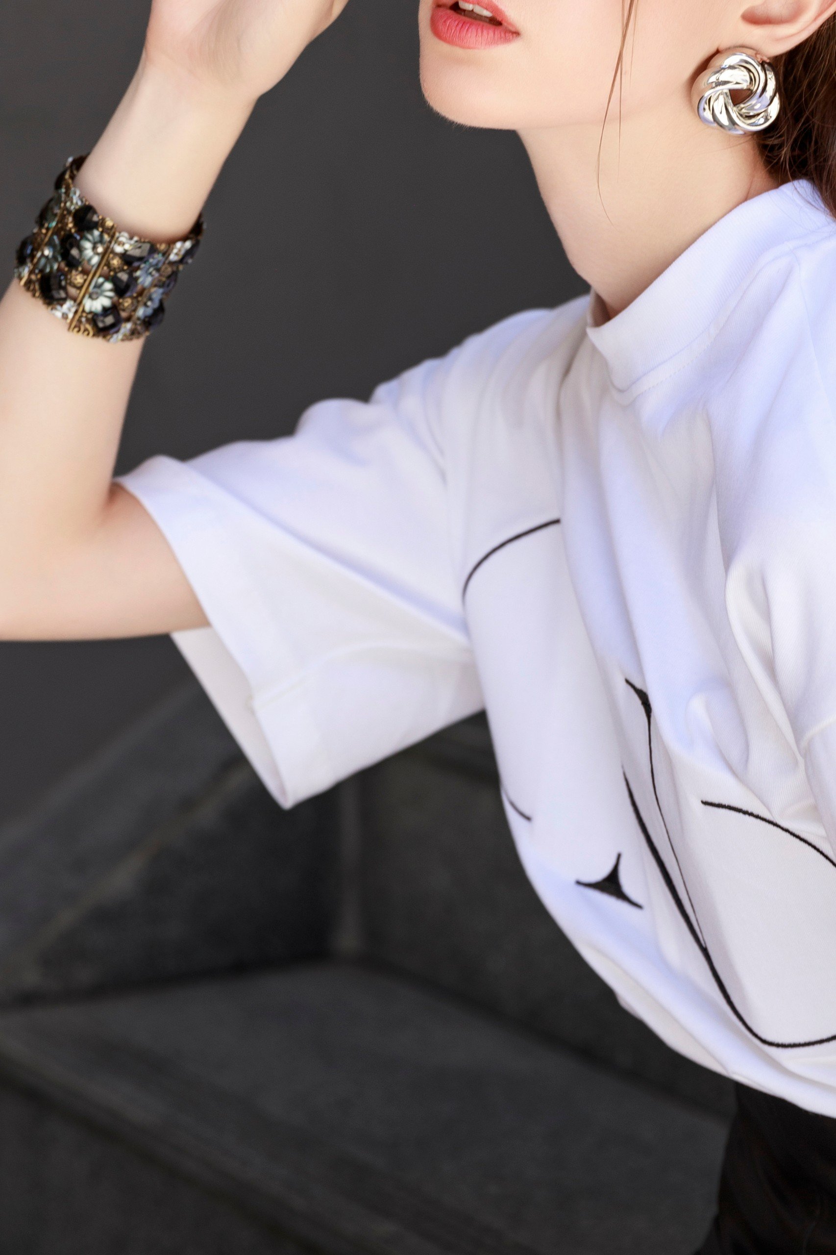 N Letter Tee - Áo thun chữ N