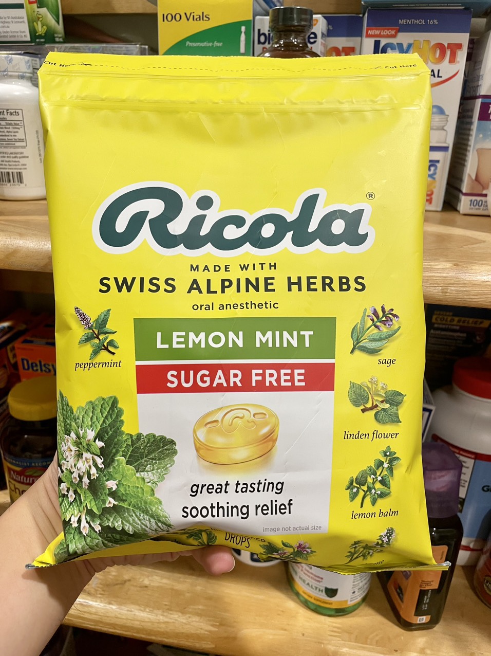 Ricola Lemon Mint 105 drops - Kẹo ngậm giảm ho, không đường Ricola túi 105 viên