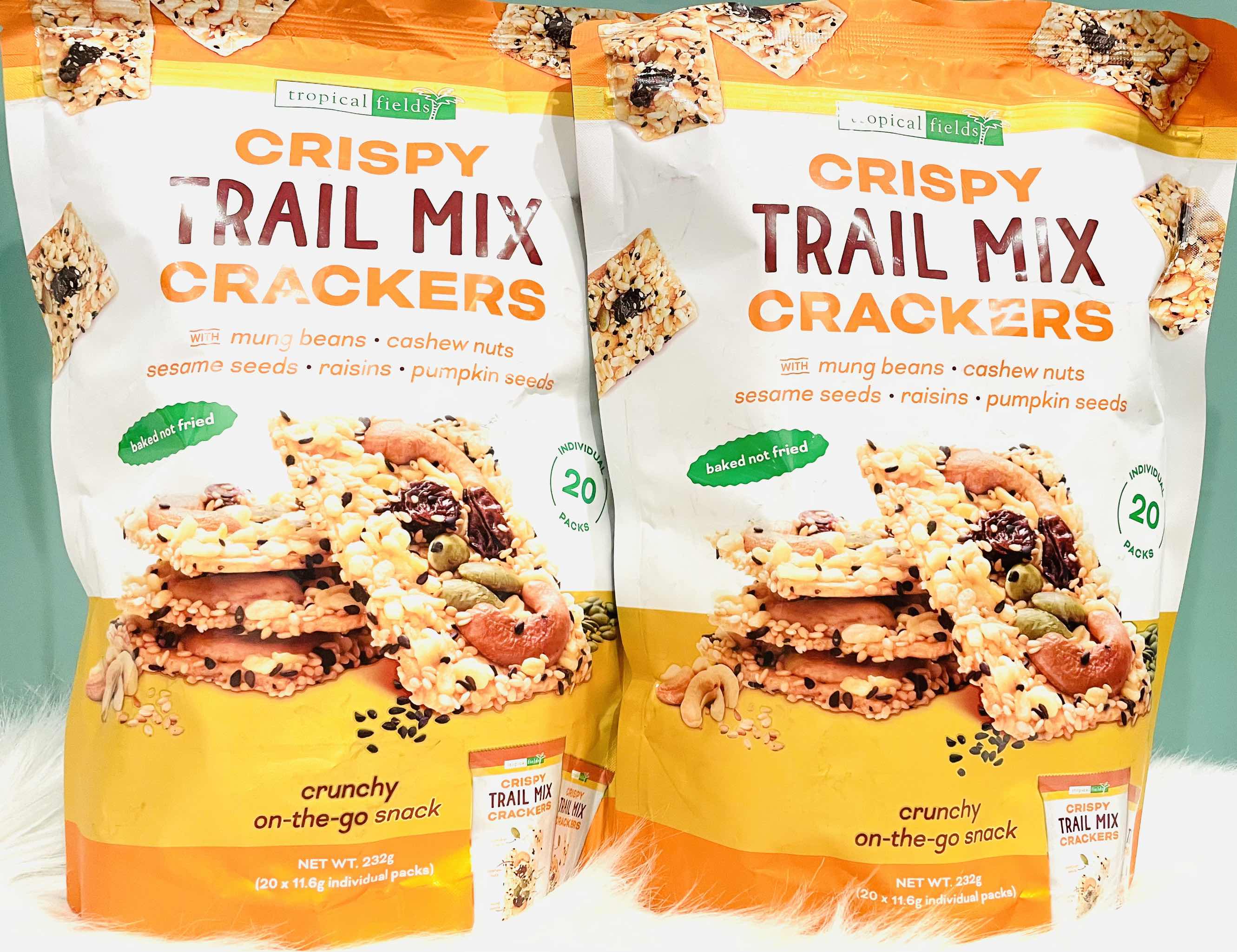 Crispy Trail Mix Crackers Tropical Fields 232g - Bánh ngũ cốc hạt sấy siêu ngon  ( gói 20 cái)