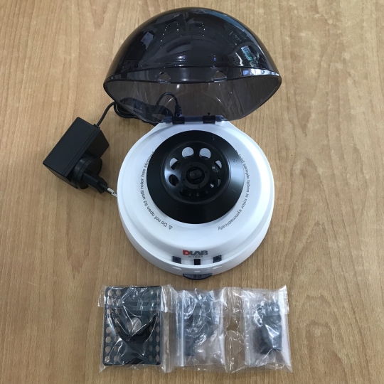 Máy ly tâm mini D1008_DLAB Trung Quốc