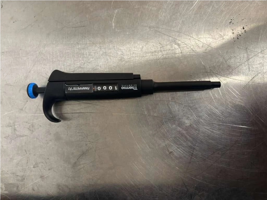 Pipette đơn kênh cơ học Thermo Scientific Finnpipette F2 100-1000 uL – Pipet phòng thí nghiệm bền bỉ