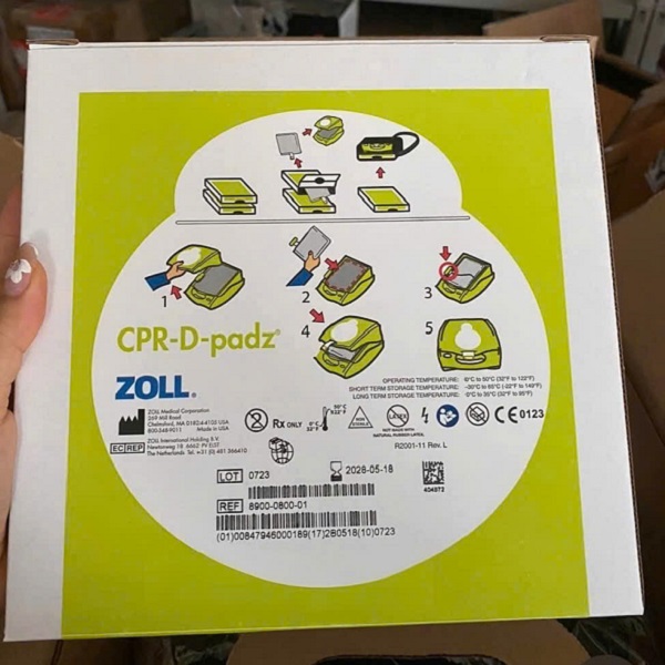 Máy sốc tim Zoll AED Plus sử dụng  miếng dấn điện cực (CPR-D-Padz)