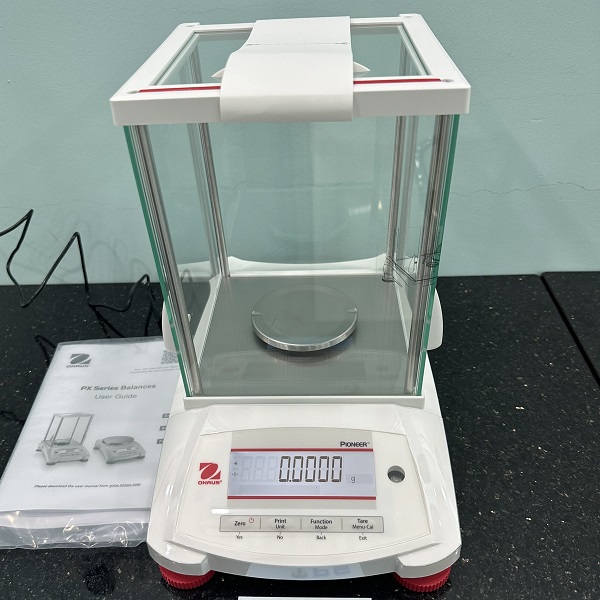 Cân bán phân tích điện tử hiện số - Chuẩn nội (520g x 0.001g) Model OHAUS PX523