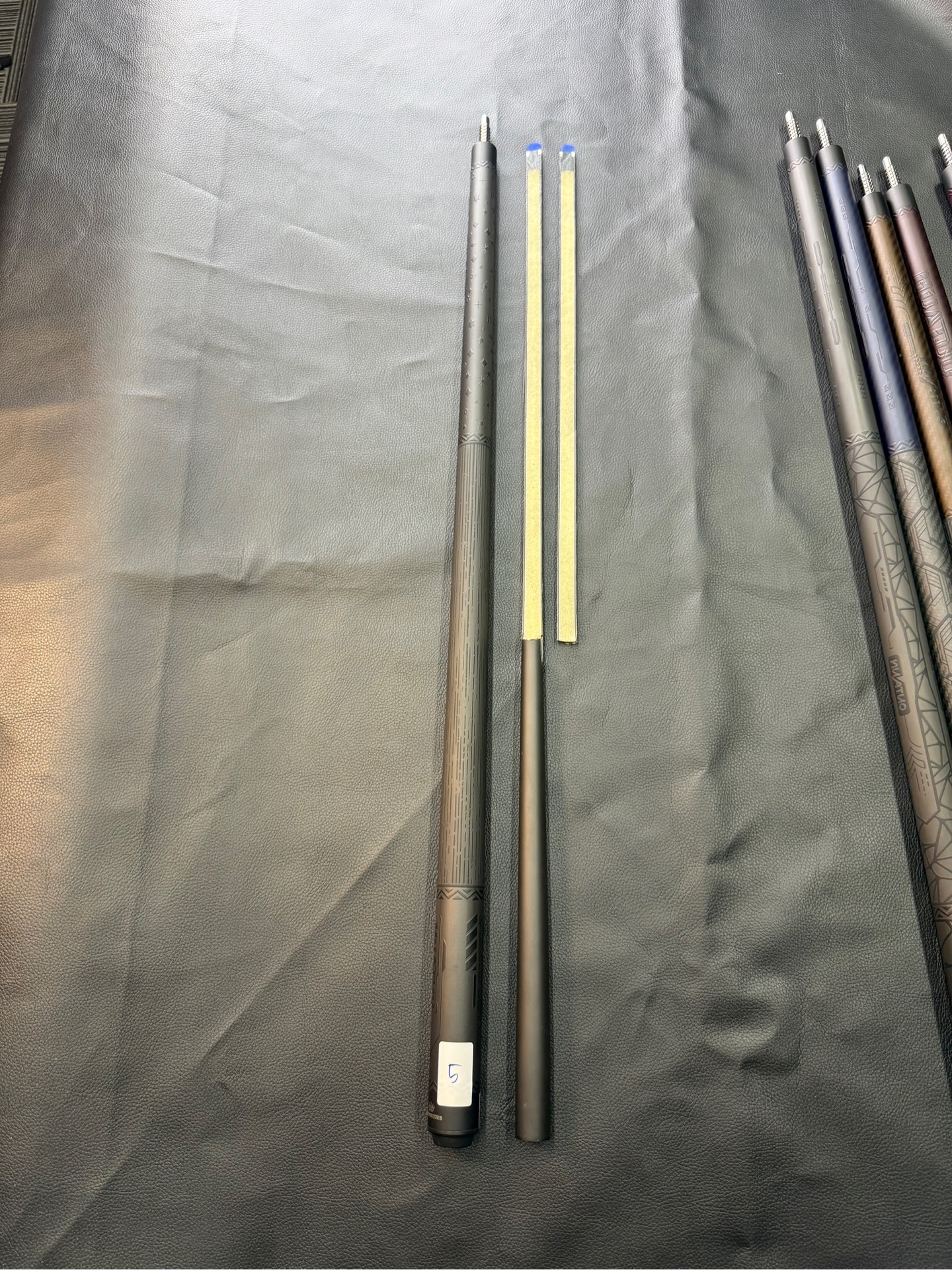 CROWN CUES MAX 8 series 1 2026