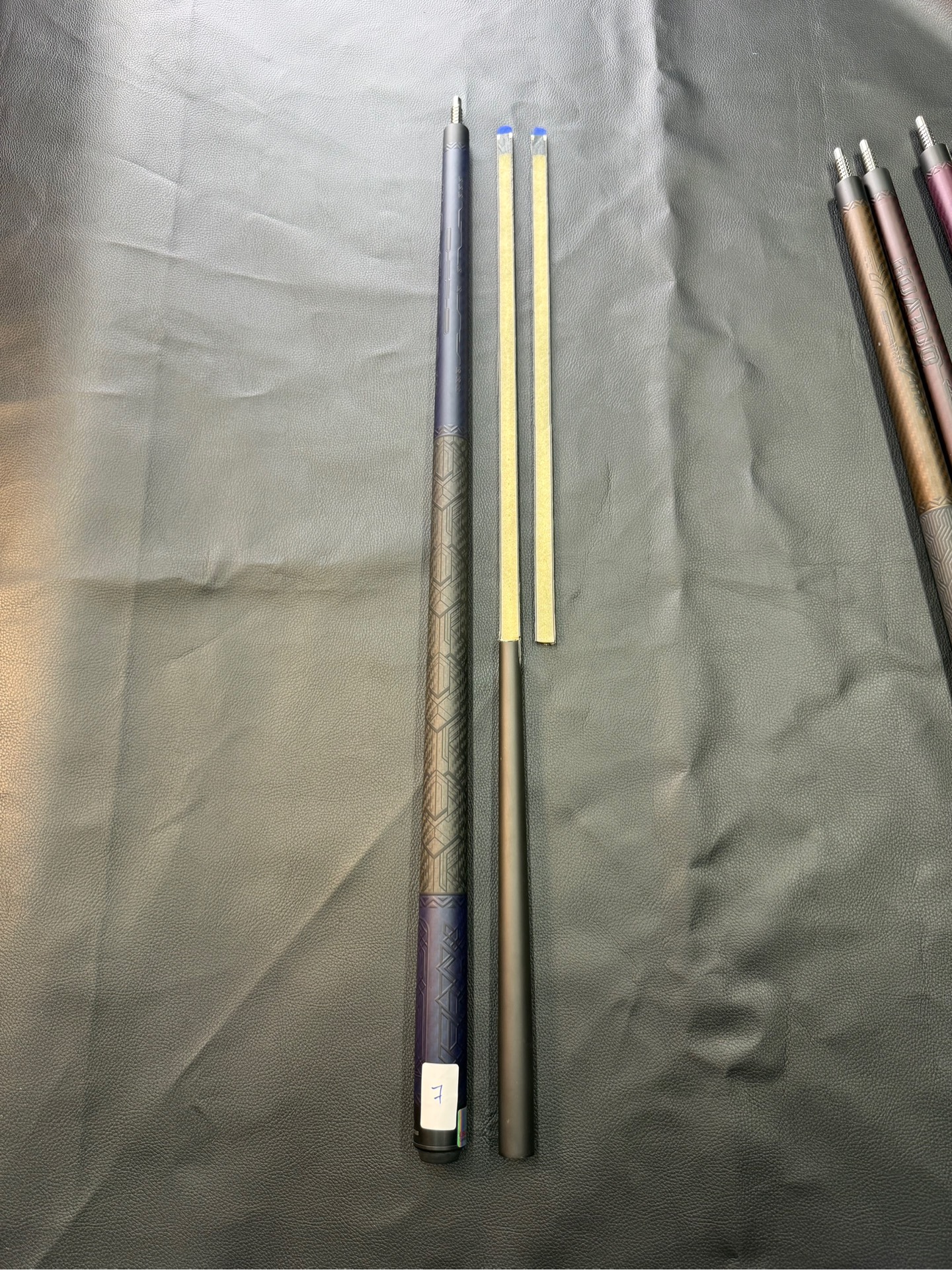 CROWN CUES MAX 8 series 1 2026