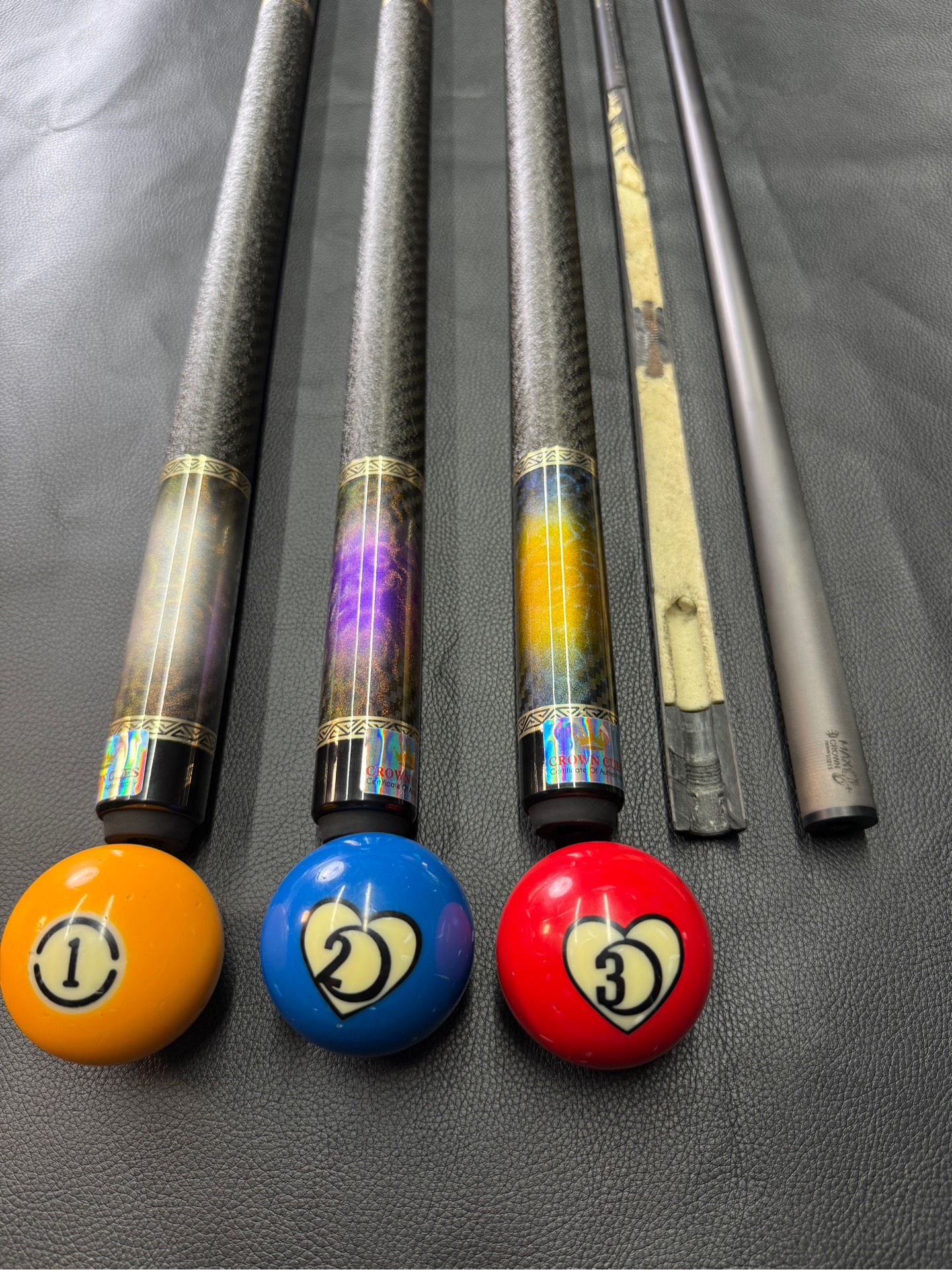 CROWN CUES MAX 8 plus 2026