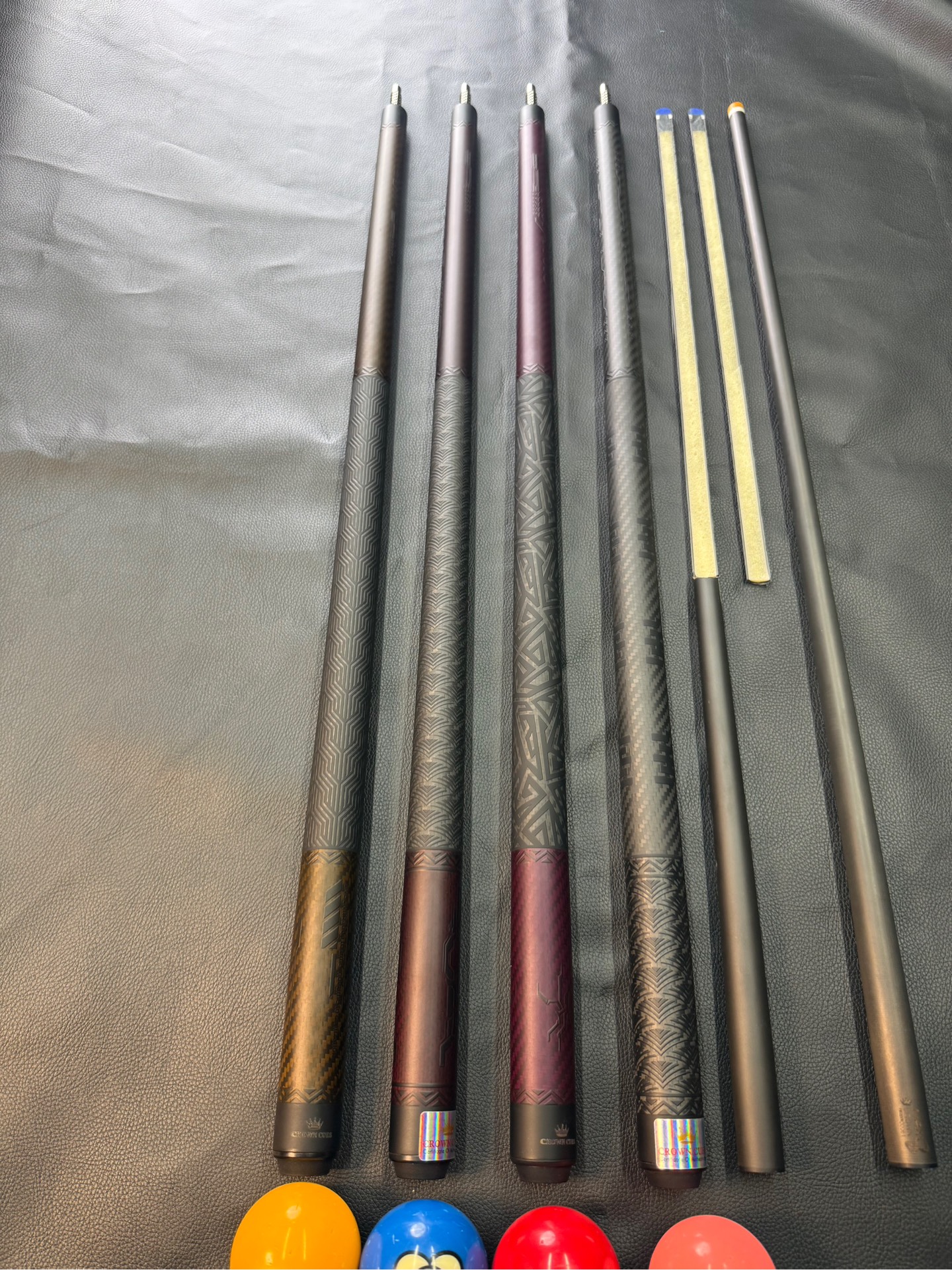 CROWN CUES MAX 8 series 1 2026