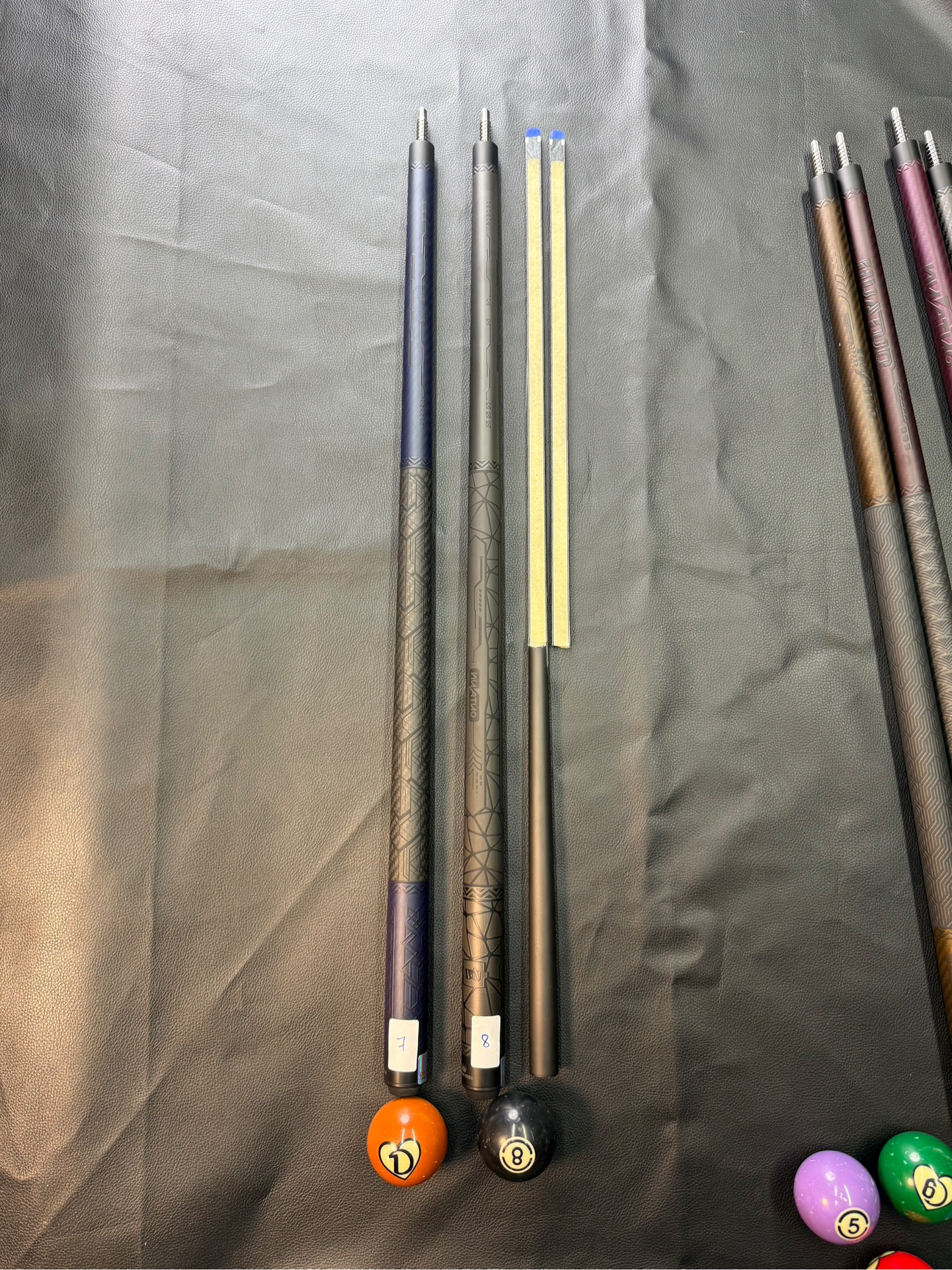 CROWN CUES MAX 8 series 1 2026