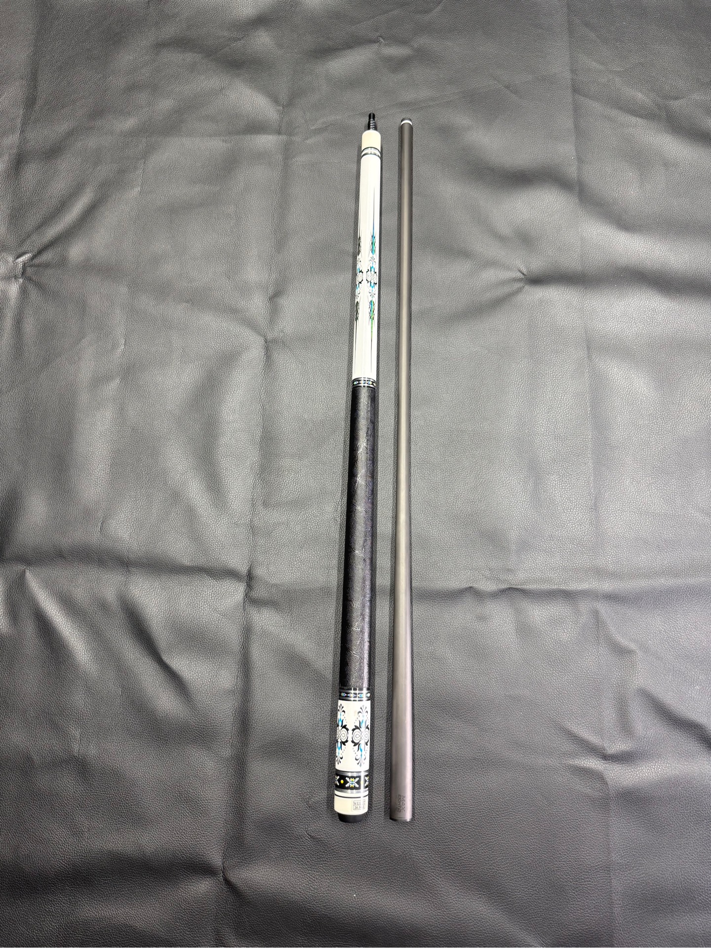 Crown Cues Royal Beasts Series - SWAN