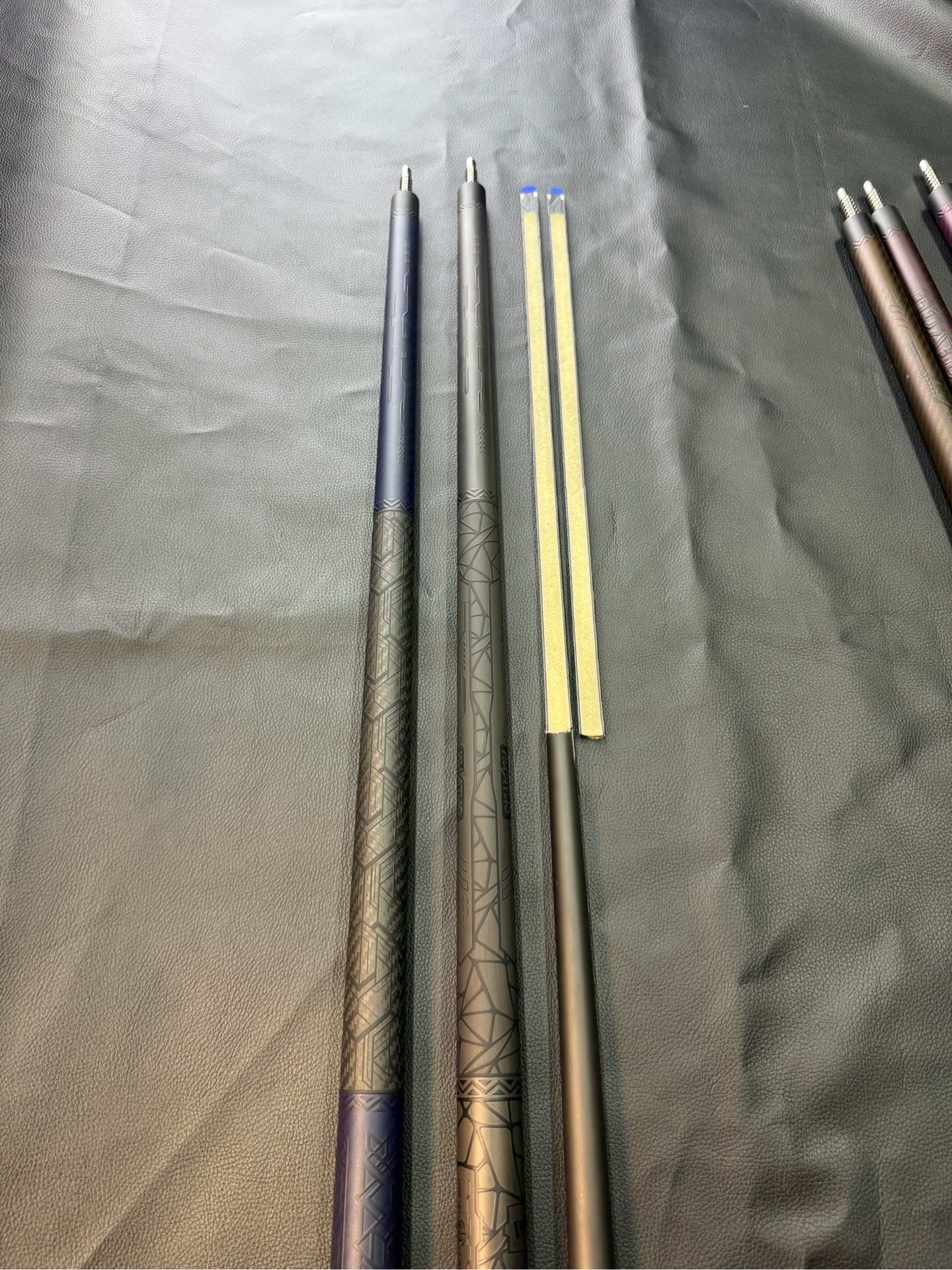 CROWN CUES MAX 8 series 1 2026
