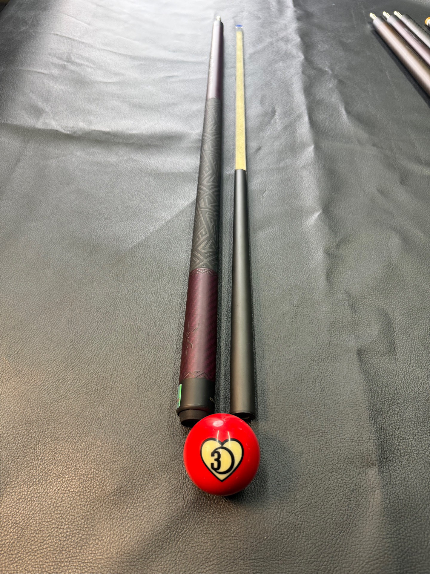 CROWN CUES MAX 8 series 1 2026