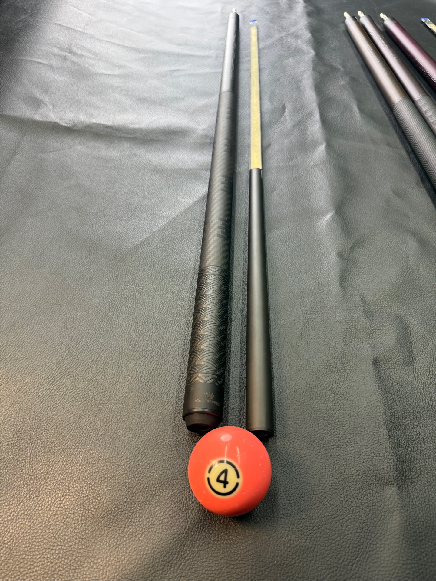 CROWN CUES MAX 8 series 1 2026