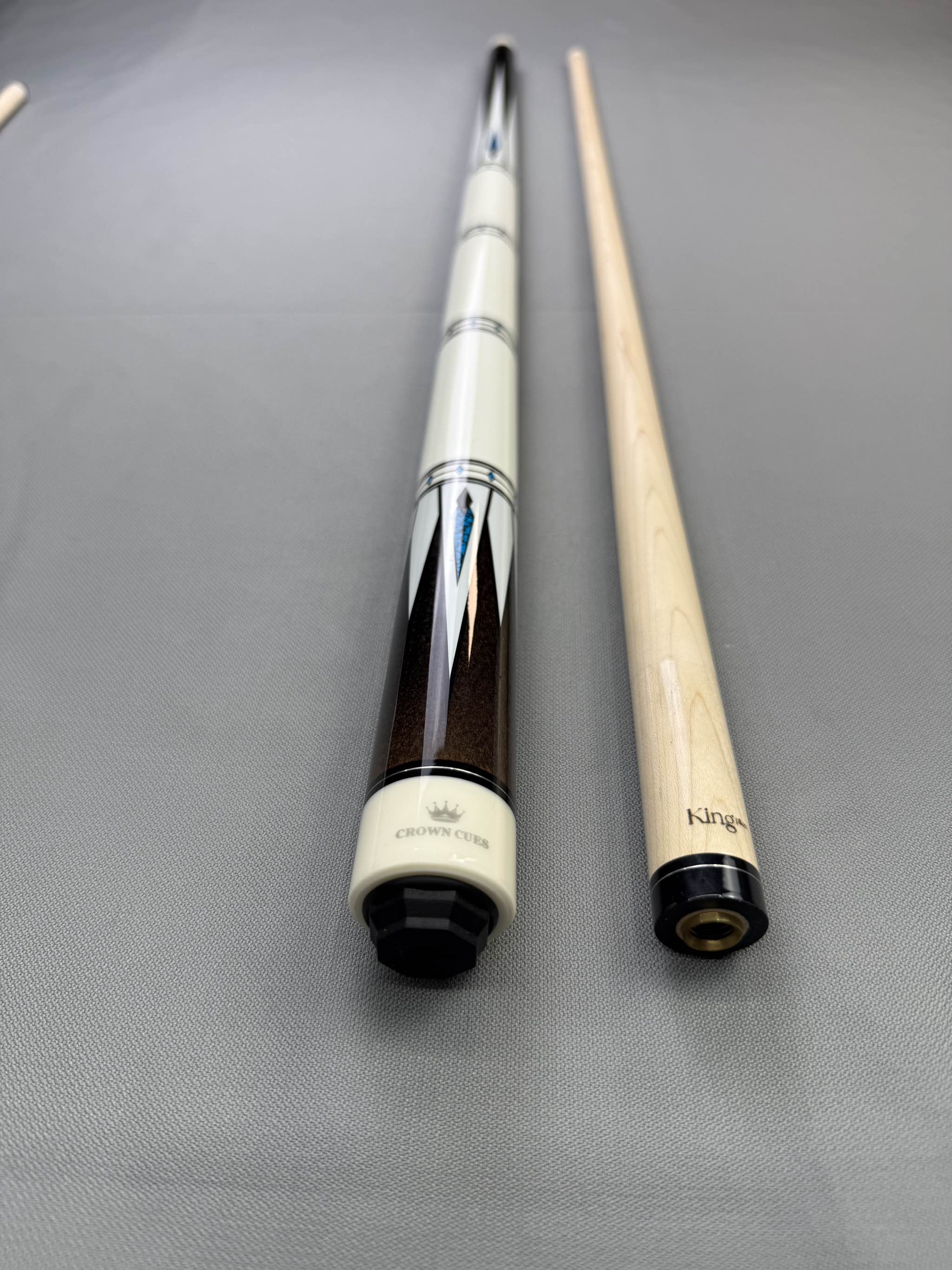 Cơ bida lỗ Crown Cues bassic 03 ( tặng kèm 9 món phụ kiện và sách bida cơ bản ) ( độc quyền tại CÒ BILLIARD )