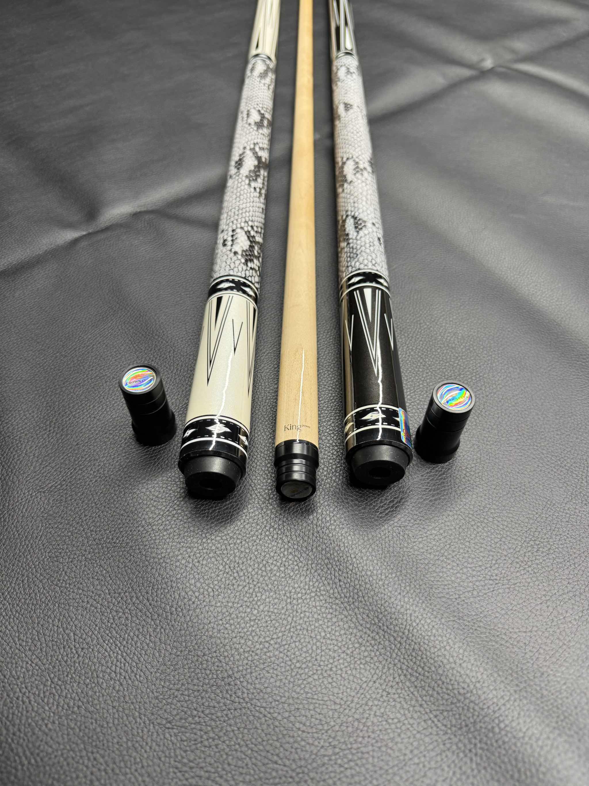 Cơ bida lỗ CROWN CUES QUEEN