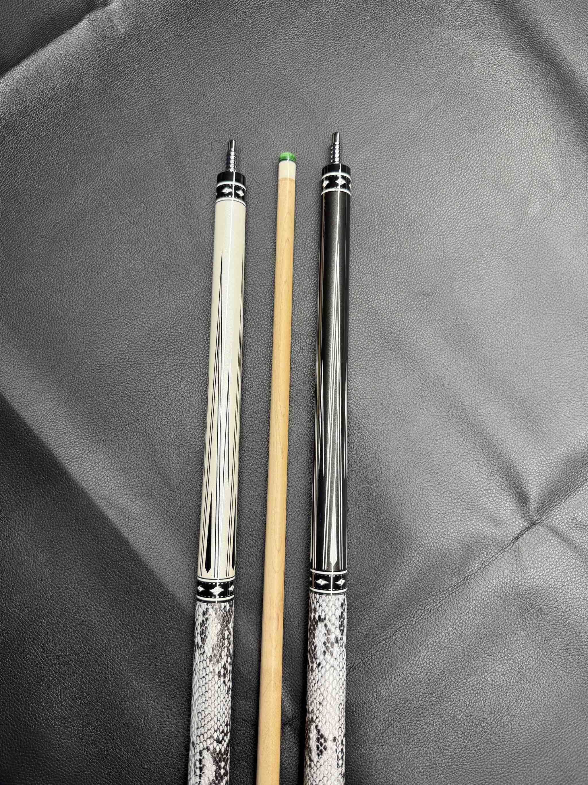 Cơ bida lỗ CROWN CUES QUEEN
