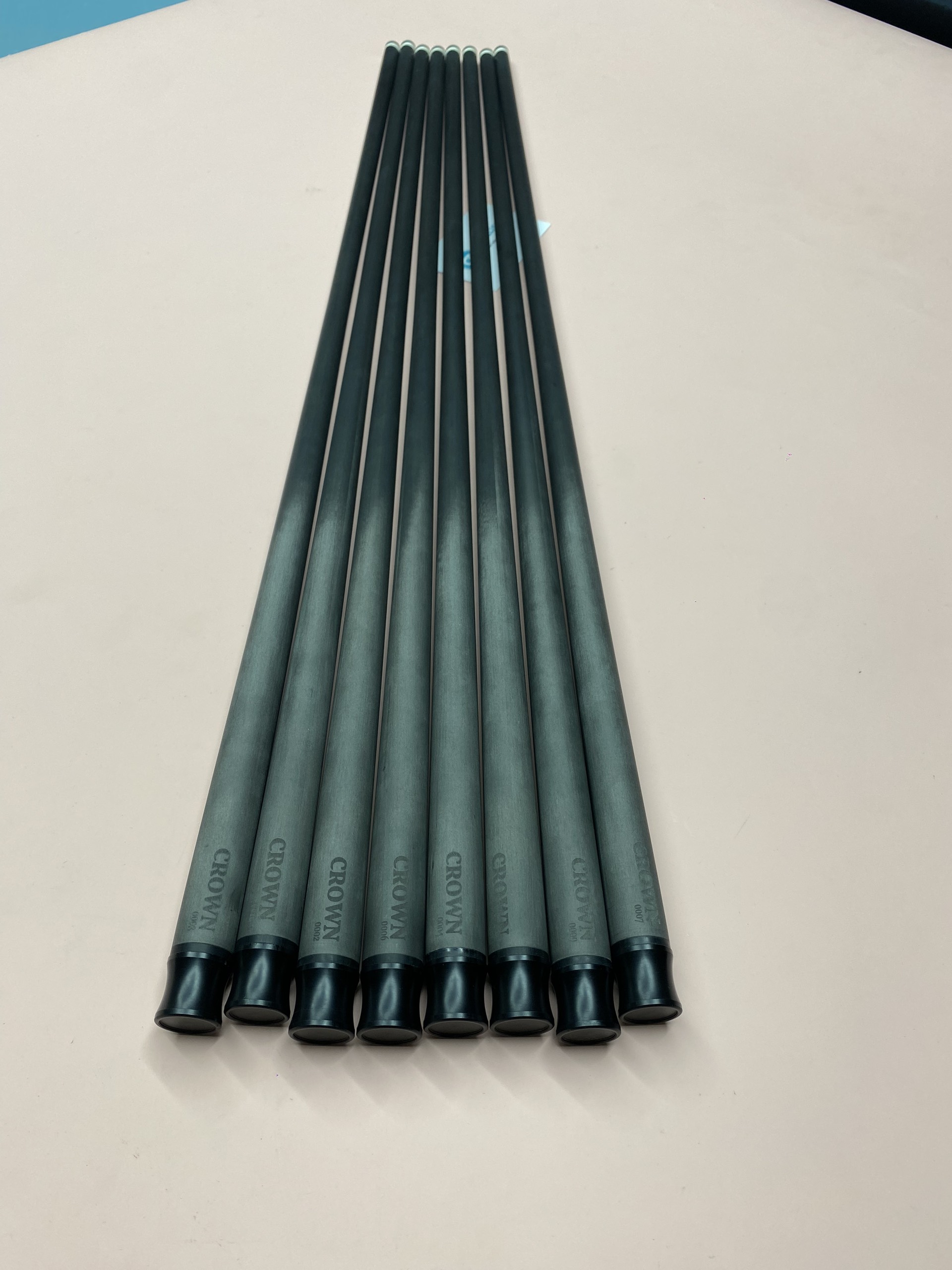 Ngọn carbon crown cues ( vô địch tầm giá ngọn lẻ tầm trung thua mỗi dòng cao cấp ) ( độc quyền tại CÒ BILLIARD )