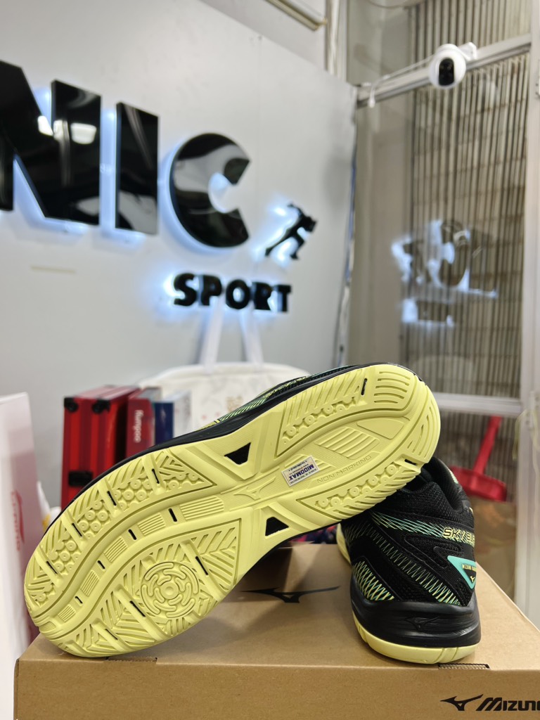 Giày cầu lông Mizuno Sky Blaster 3 - Đen Vàng Xanh