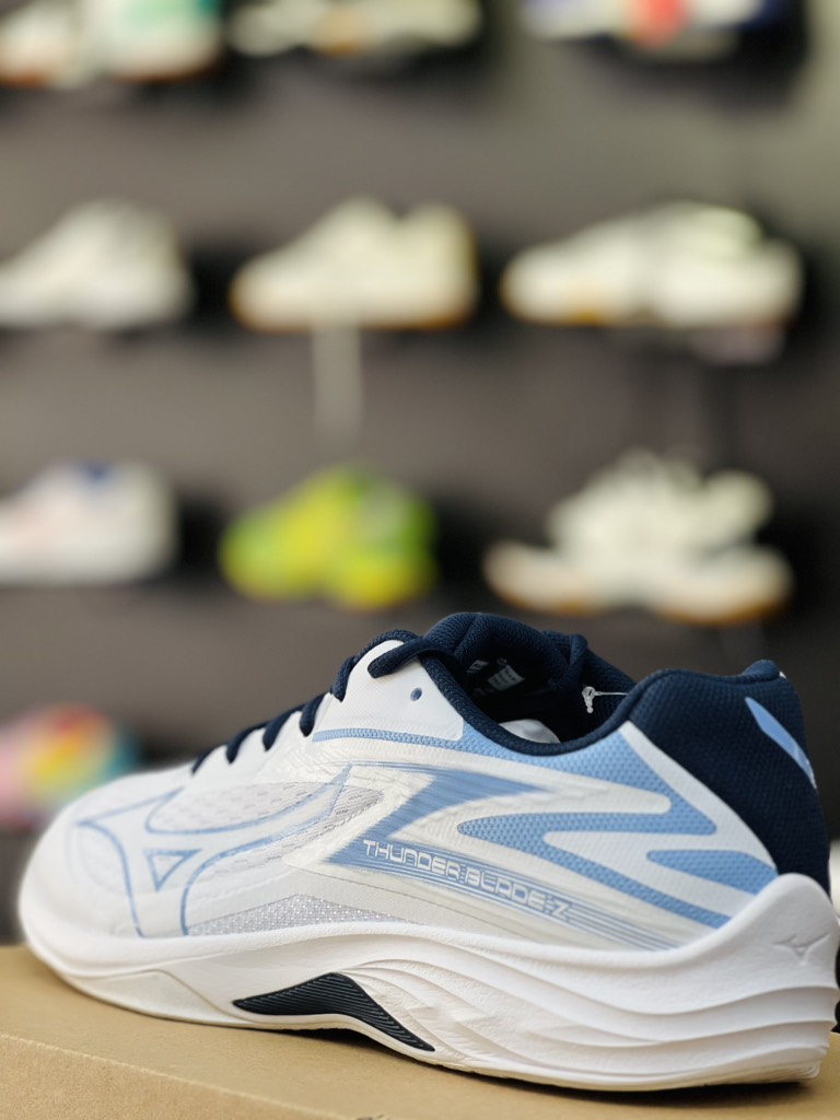 Giày Cầu Lông Mizuno Thunder Blade Z- Trắng Xanh