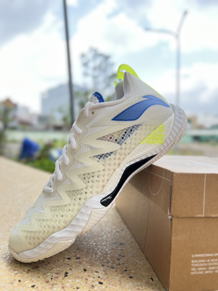 Giày Cầu Lông Lining AYAS026-1C Trắng Lưới