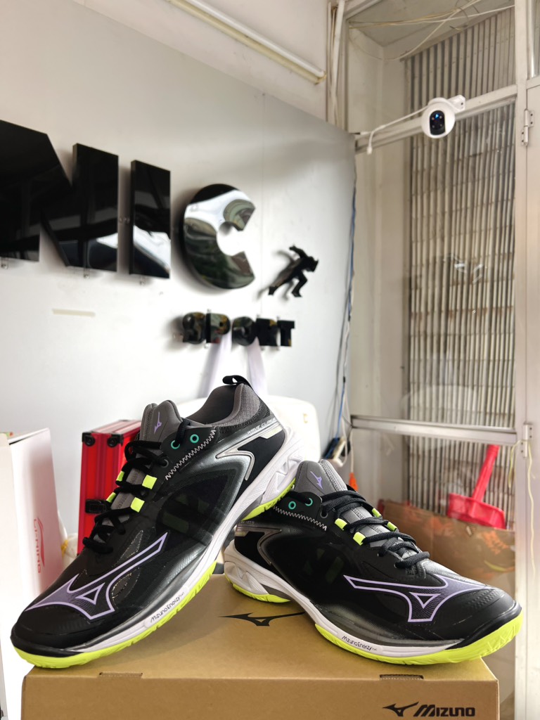 Giày cầu lông Mizuno Wave Claw Neo 3 - Đen Tím Chuối