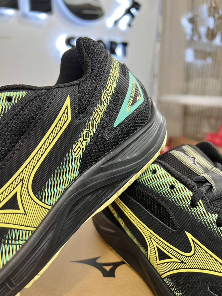 Giày cầu lông Mizuno Sky Blaster 3 - Đen Vàng Xanh