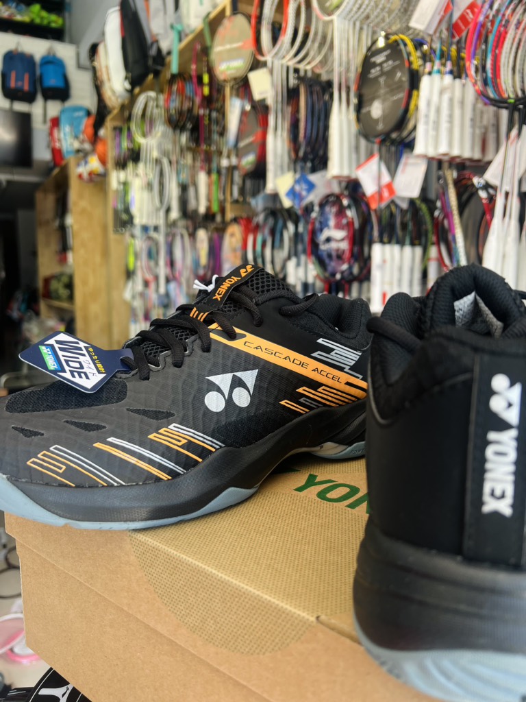 Giày Cầu Lông Yonex Cascade Accel - Đen