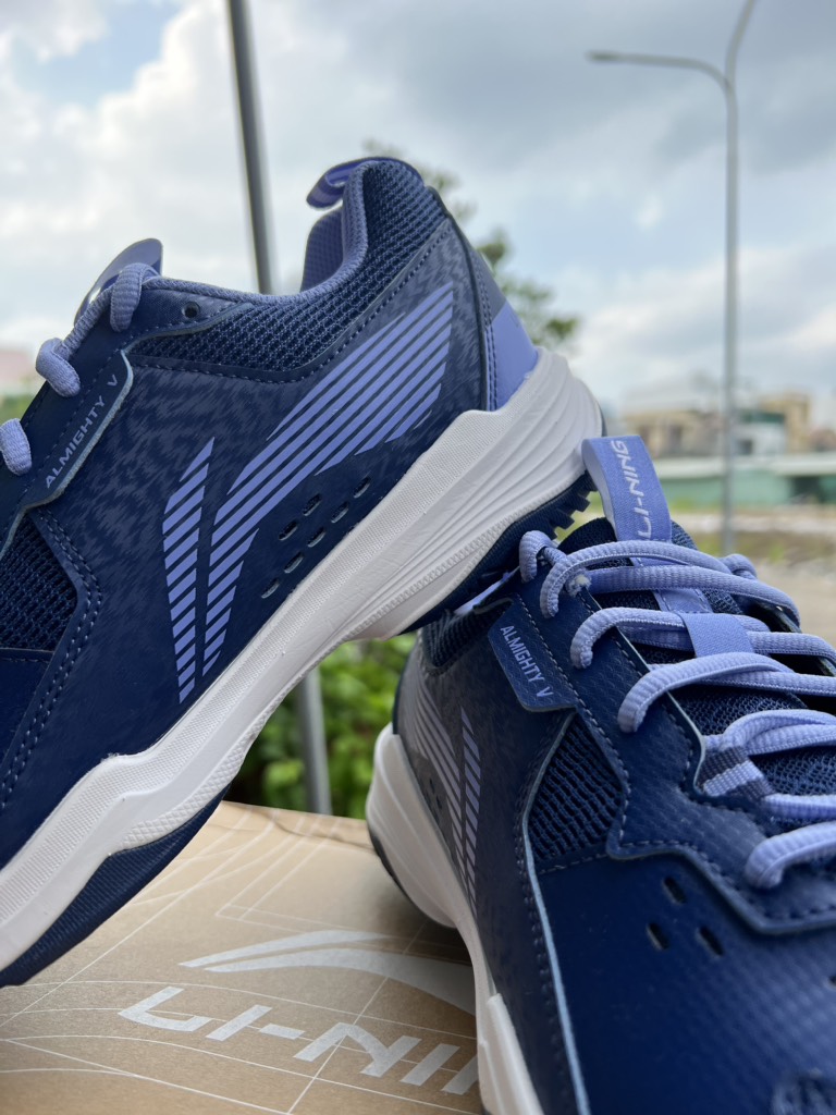 Giày Cầu Lông Lining AYTT001-1V Tím