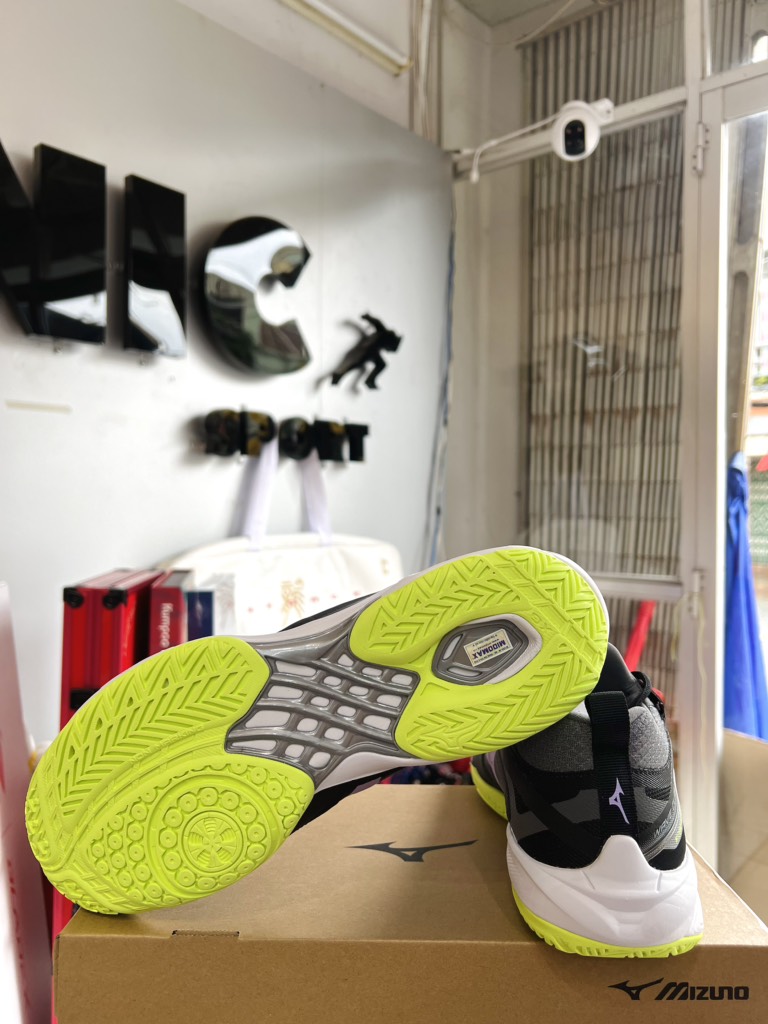 Giày cầu lông Mizuno Wave Claw Neo 3 - Đen Tím Chuối