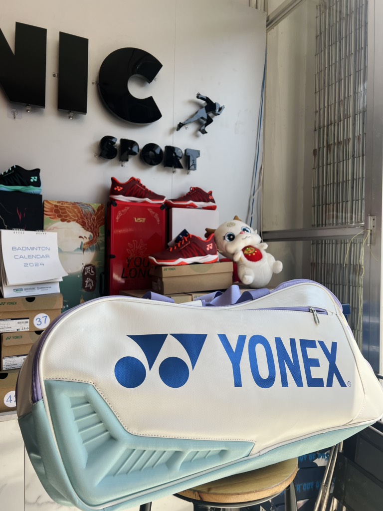 Túi Cầu Lông Yonex BA02331WEX - Trắng Tím - Gia Công