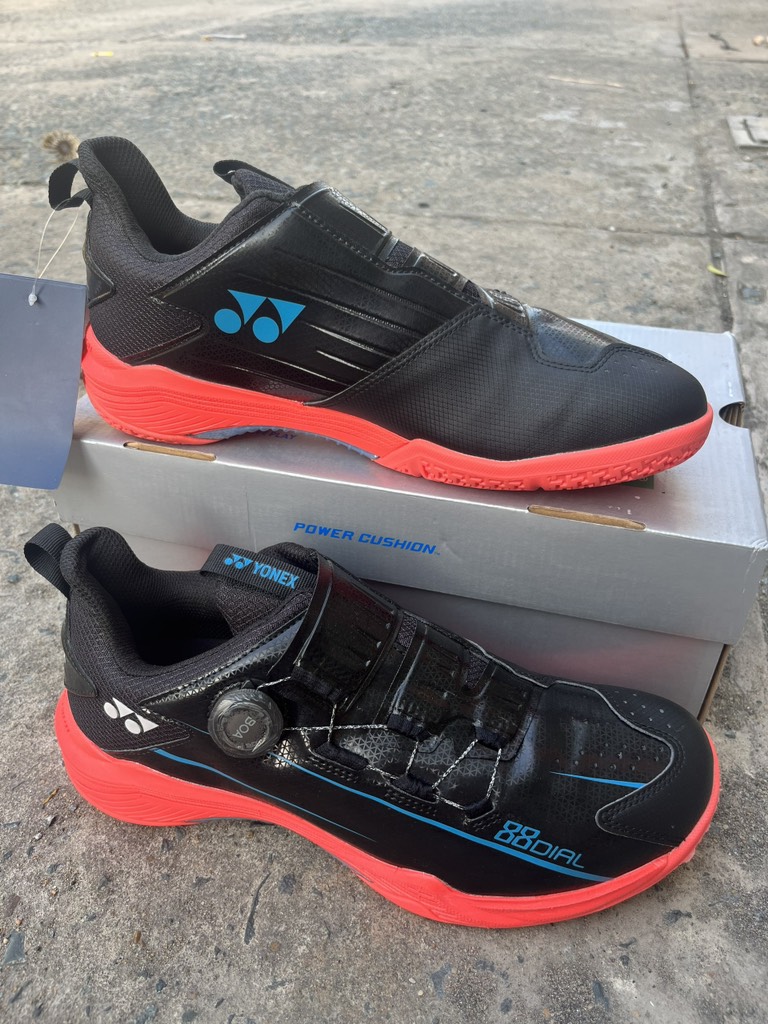 Giày Cầu Lông Yonex 88 Dial - Đen Đỏ