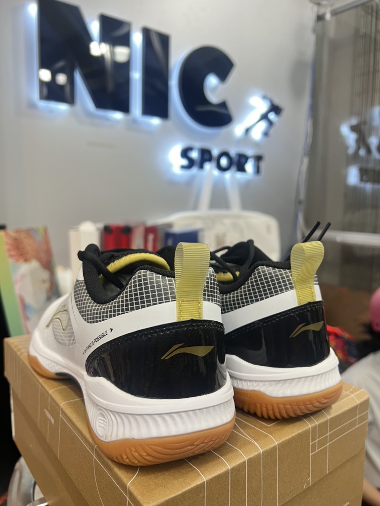 Giày Cầu Lông Lining AYZT011-3