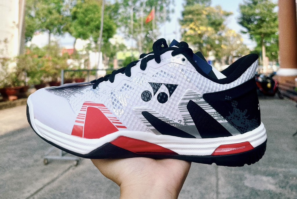 Giày cầu lông Yonex Eclipsion Z - Trắng Đen (JP)