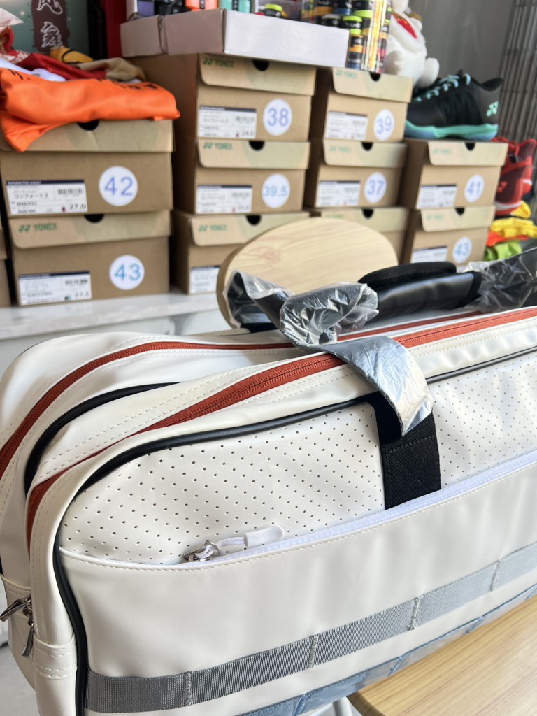 Túi Cầu Lông Yonex 239BT003U Trắng Kẻ Xanh - Gia Công