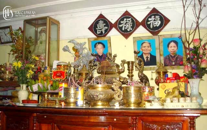 Ảnh thờ gia tiên: Ý nghĩa, vị trí đặt và lưu ý cần biết 