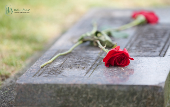 Cách xem ngày tốt xấu để sửa mộ và những điều cần biết