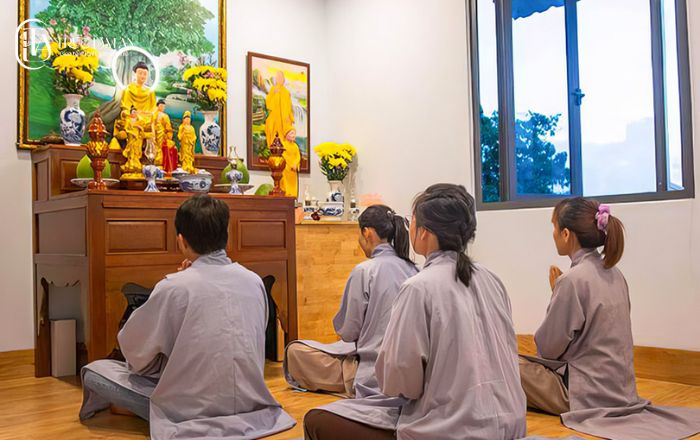 Giải đáp người mới tu tập tại gia nên tụng kinh gì